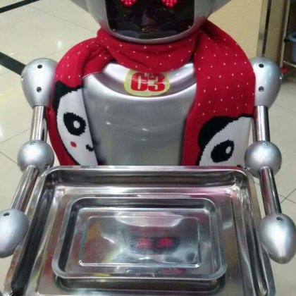穿山甲餐飲服務(wù)機(jī)器人地區(qū)招代理、送餐機(jī)器人