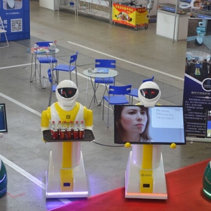 上菜機器人、服務(wù)機器人、機器人餐廳、只能機器人