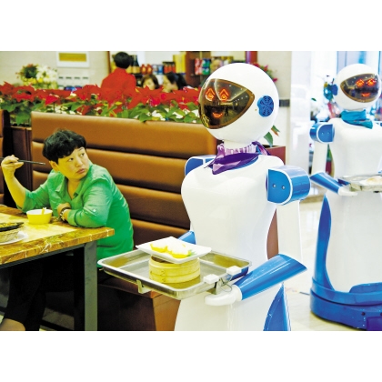 餐廳、送餐機器人設(shè)備價格多少錢，深圳紅美機器人