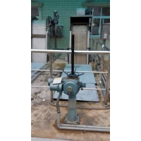 電裝式啟閉機(jī)Z180型多回轉(zhuǎn)閥門電動裝置污水處理專用螺桿