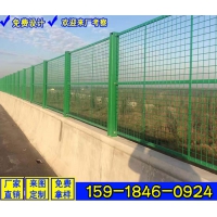 河源公路防眩網(wǎng) 定制框架隔離柵廠家 鐵路六角孔鋼板網(wǎng)價(jià)格