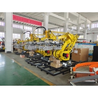 碼垛機器人的優(yōu)勢，碼箱碼桶碼袋可以更換機械手，實現(xiàn)一機多用