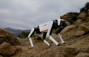 7499元!全球首款家庭智能體機(jī)器人來(lái)了，越疆率先讓具身智能走入家庭日常